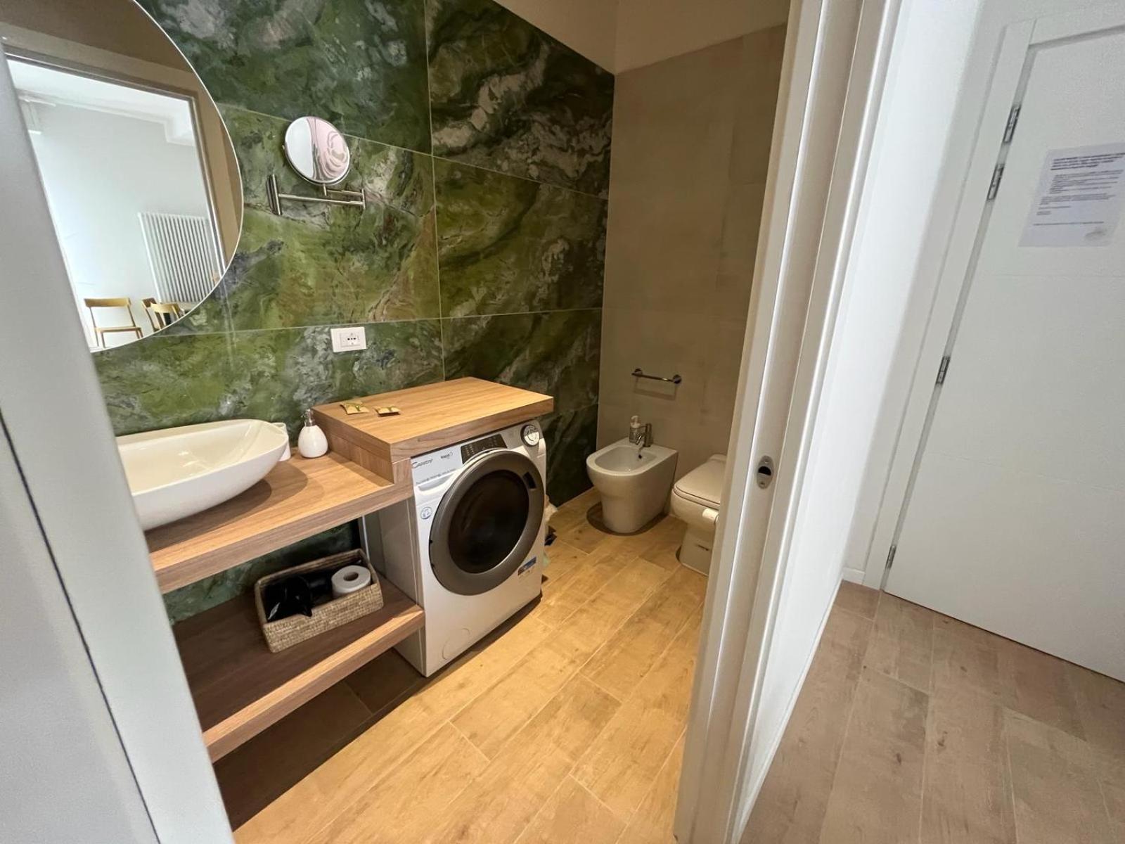 Calari Rooms - Monolocale Bologna Eksteriør bilde